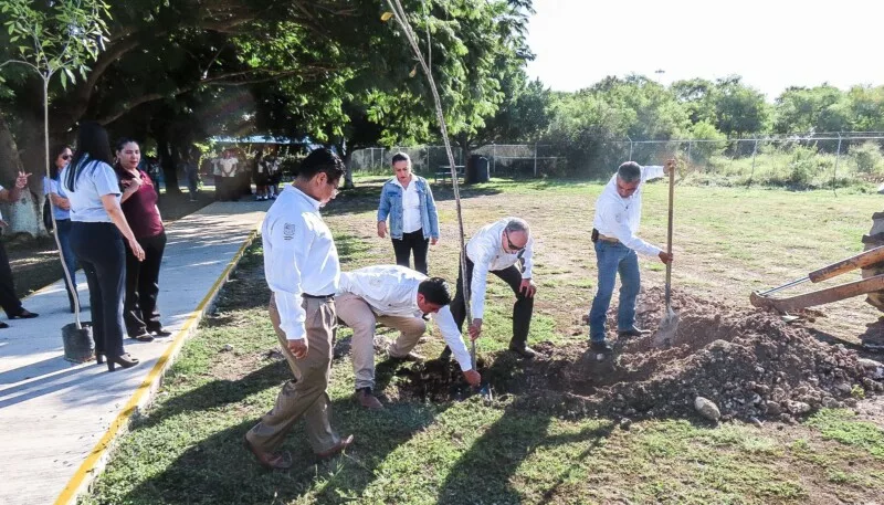 Fortalecen SEDUMA y PAUT áreas verdes en municipios