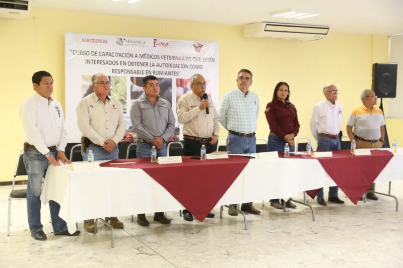 Capacitan a médicos veterinarios como responsables en rumiantes