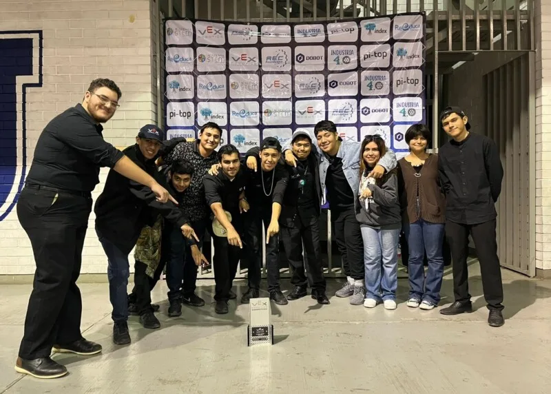 Ganan estudiantes de la Universidad Tecnológica de Nuevo Laredo tercer lugar en torneo de robótica