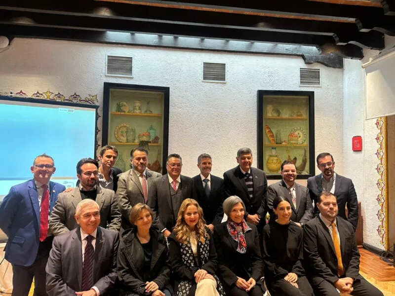 Firma José Ramón Silva compromiso con la Alianza por una Movilidad Sostenible para Todos