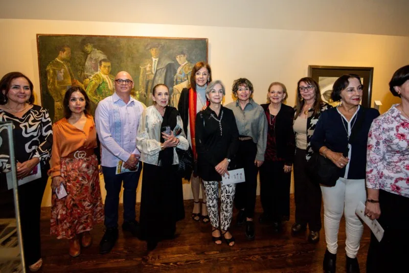 Inauguran con éxito exposición de José Reyes Meza