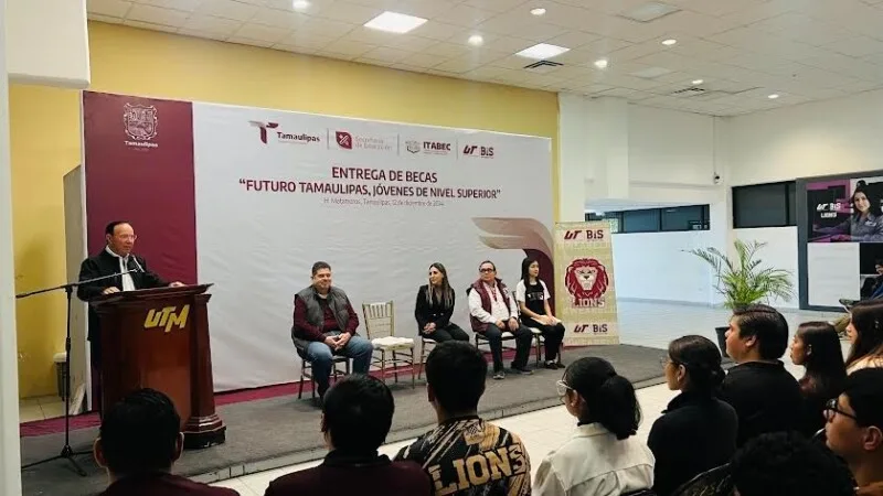 Entrega ITABEC 800 Becas Futuro Tamaulipas, Jóvenes Nivel Superior a estudiantes de la Universidad Tecnológica de Matamoros