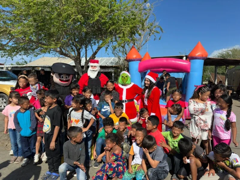 Menores de El Mezquital tienen convivencia navideña con la Guardia Estatal