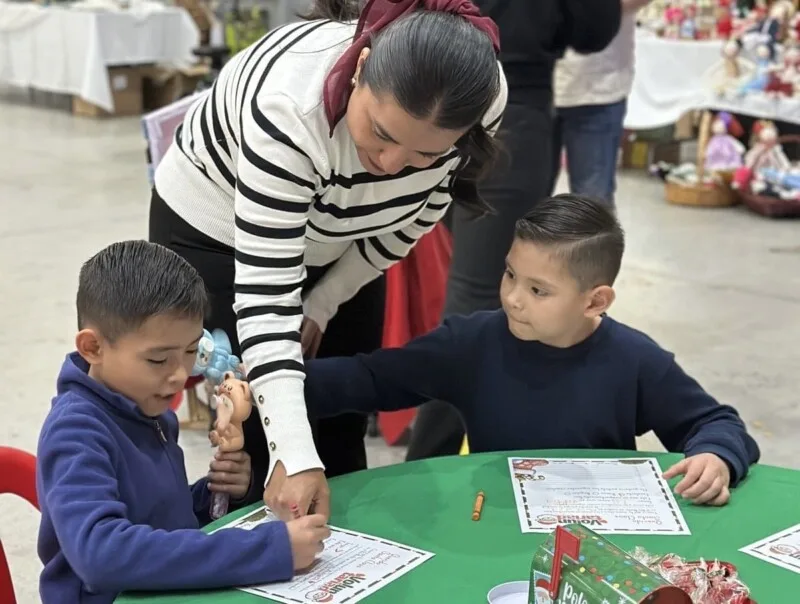 Instala Secretaría de Turismo un buzón para depositar carta a Santa