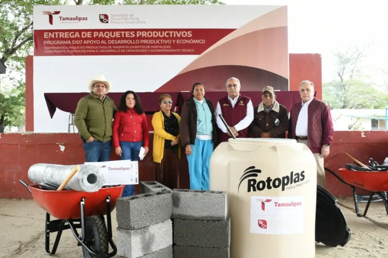 Reciben familias tamaulipecas paquetes de huertos de traspatio