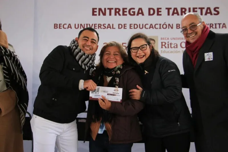 Inicia distribución de tarjetas para la beca universal Rita Cetina