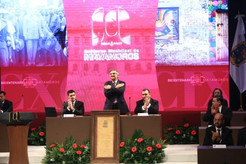 Asiste Américo al 199 aniversario de Matamoros; entrega obras y patrullas