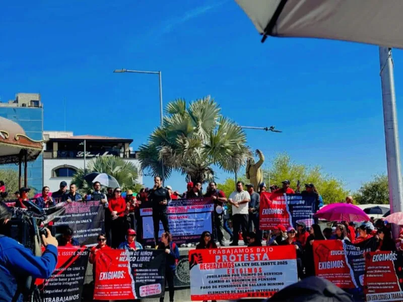 Mantienen profes llamado a paro por reforma a Ley del Issste