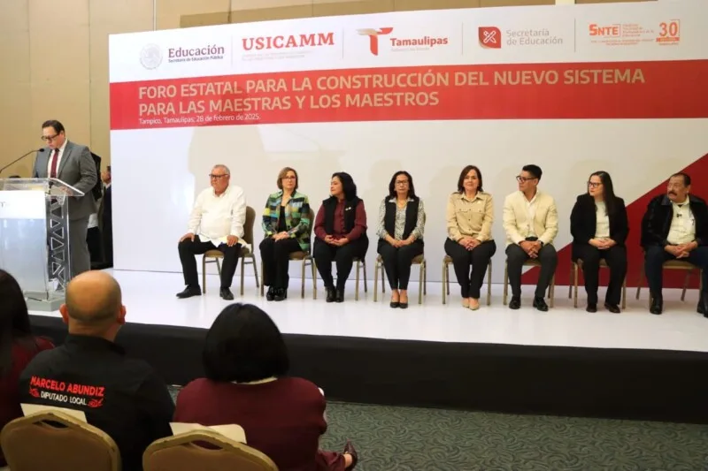 Intercambian docentes ideas y propuestas para construir el nuevo sistema magisterial