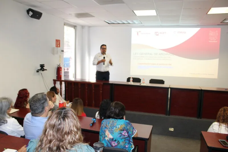 Avanza ITAVU en digitalización y protección de archivo histórico