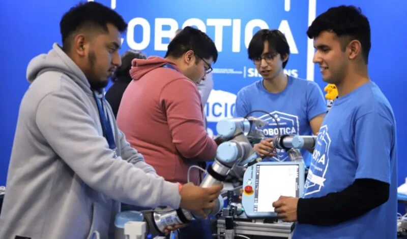 Participaron estudiantes de la UTTN en Concurso Cobótica 2025