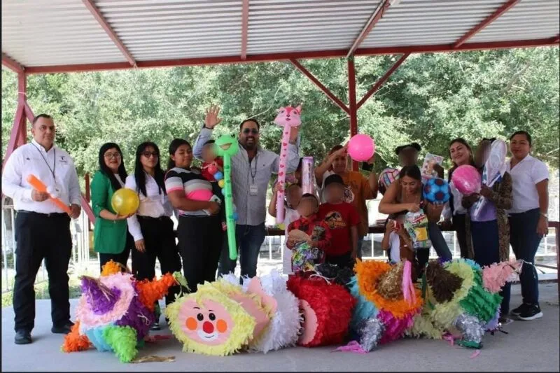 Regalan piñatas elaboradas por PPLs a niñas y niños migrantes de Matamoros