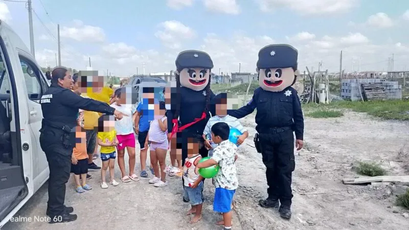 Entrega Guardia Estatal de Género juguetes a niños y niñas de la frontera