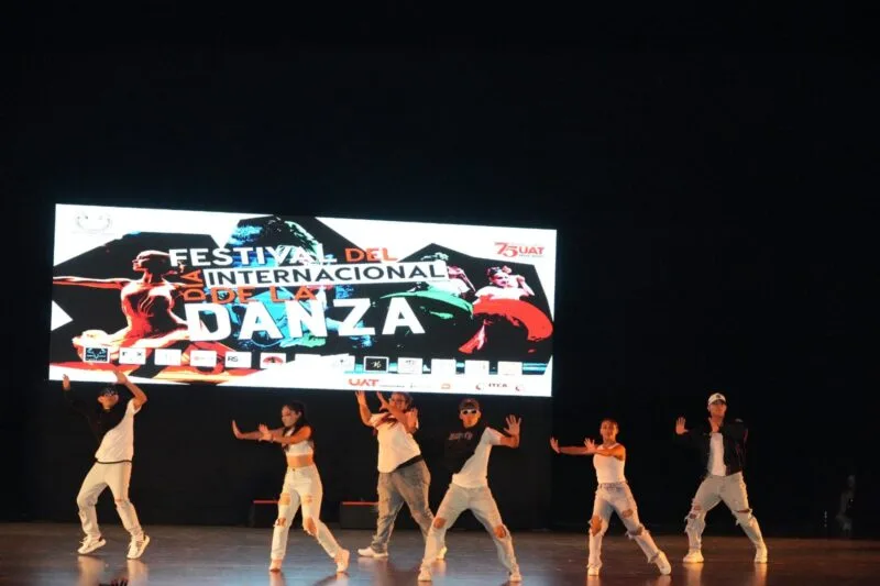 Presenta la UAT su talento artístico en el Día de Internacional de la Danza