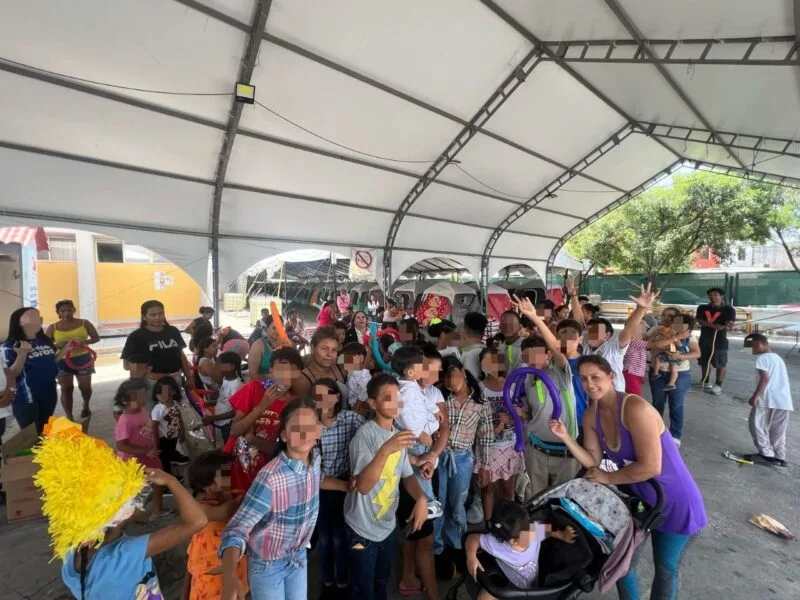 Abraza Tamaulipas a la niñez migrante en su día con festejo en los albergues del estado