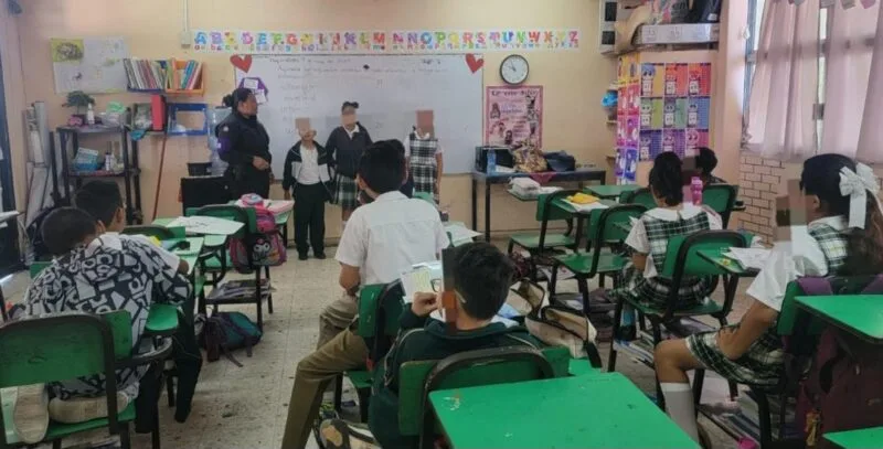 Reciben estudiantes de Reynosa visita y orientación de la Guardia Estatal de Género