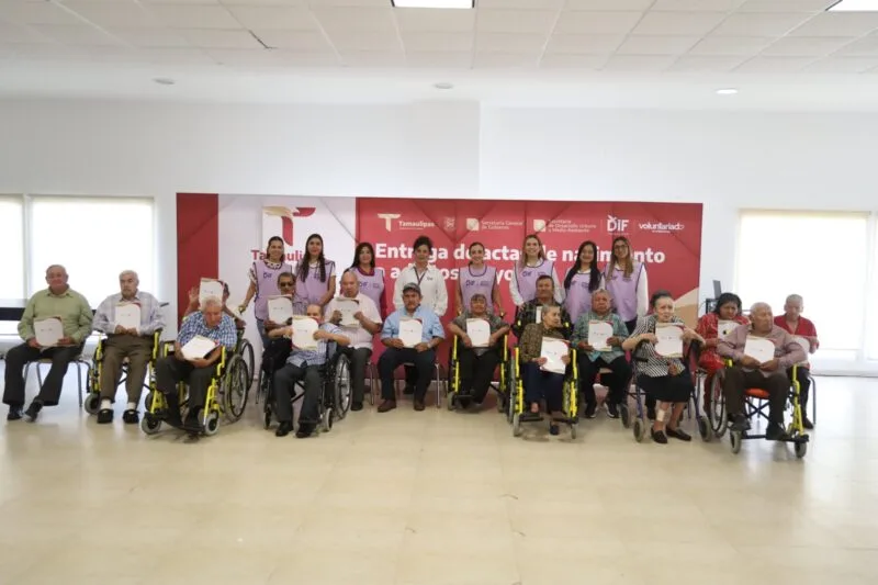 DIF Tamaulipas encabeza entrega de actas de nacimiento a adultos mayores, en colaboración con la Secretaría General de Gobierno