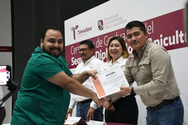 Concluye con éxito segundo Diplomado en Apicultura