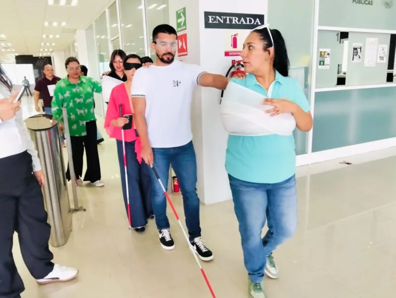 Participa personal de la Secretaría de Obras Públicas en taller “Te presto mis zapatos”