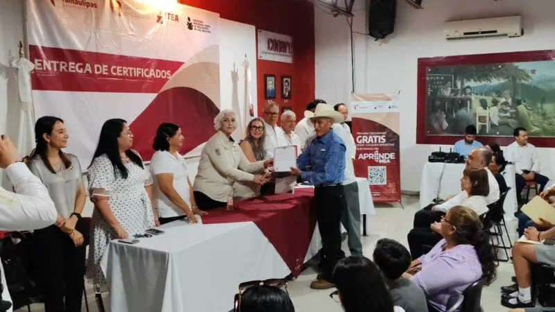 Entrega ITEA certificados de educación básica a 150 tamaulipecos