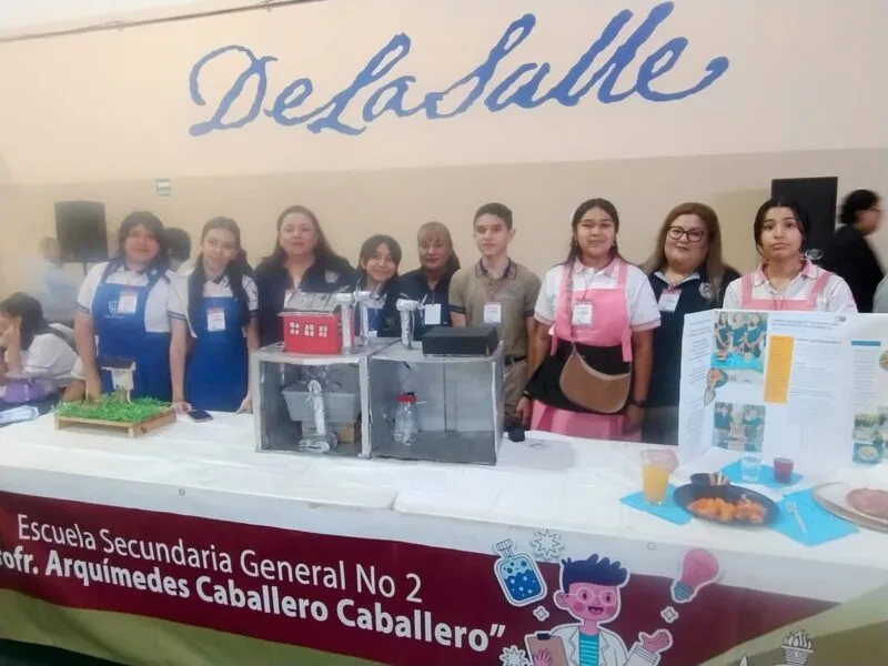 Estudiantes de secundaria muestran su talento en Quinta Feria de las Ciencias