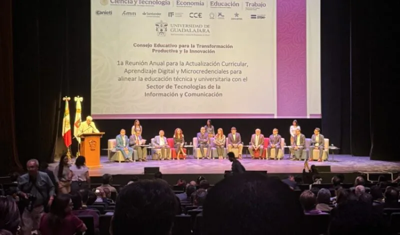 Participa UTTN en reunión nacional de Tecnologías de la Información y Comunicación