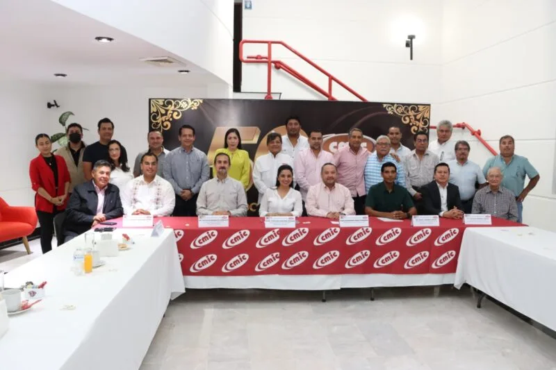 Capacita Secretaría del Trabajo a integrantes de la CMIC Tampico sobre actualizaciones en leyes laborales