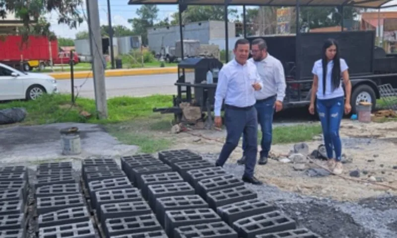 Transforma ITAVU viviendas con bloqueras comunitarias en Díaz Ordaz y Tula