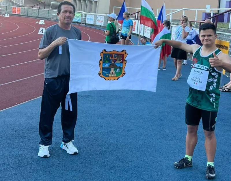Alex “La Flecha” Avilés rompe récord mundial y se corona doble campeón en el Abierto Europeo de Atletismo para atletas con Síndrome de Down