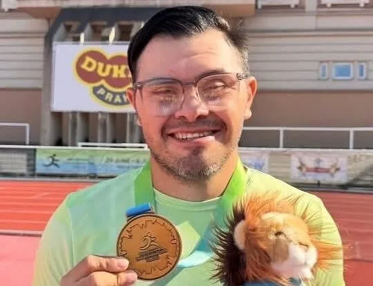 Finaliza Juan Rodríguez Mascorro Abierto Europeo de Atletismo para atletas con Síndrome de Down con cuatro medallas