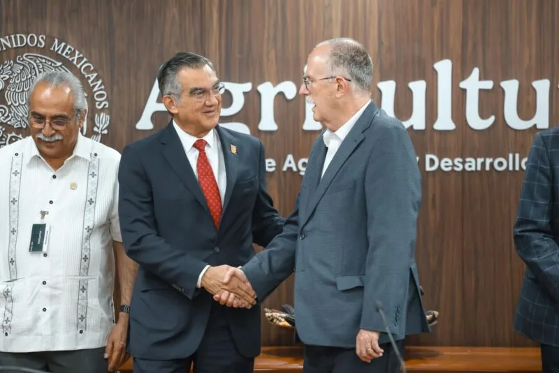Acuerda Américo con SADER apoyos para productores de sorgo y maíz