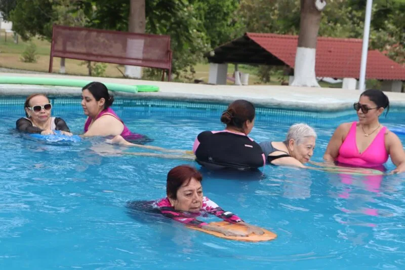 Realizan adultos mayores activación física y convivencia en instalaciones de Seguridad Pública