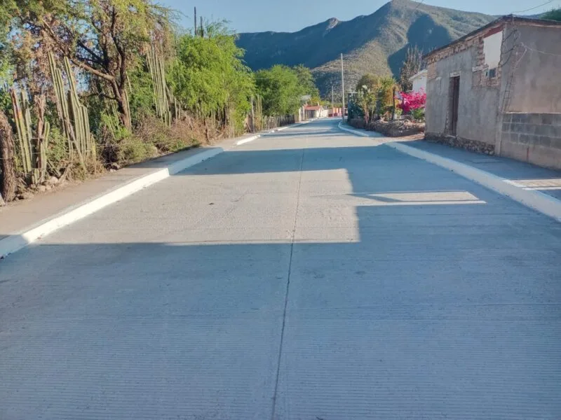 Pavimenta Secretaría de Obras Públicas el altiplano tamaulipeco