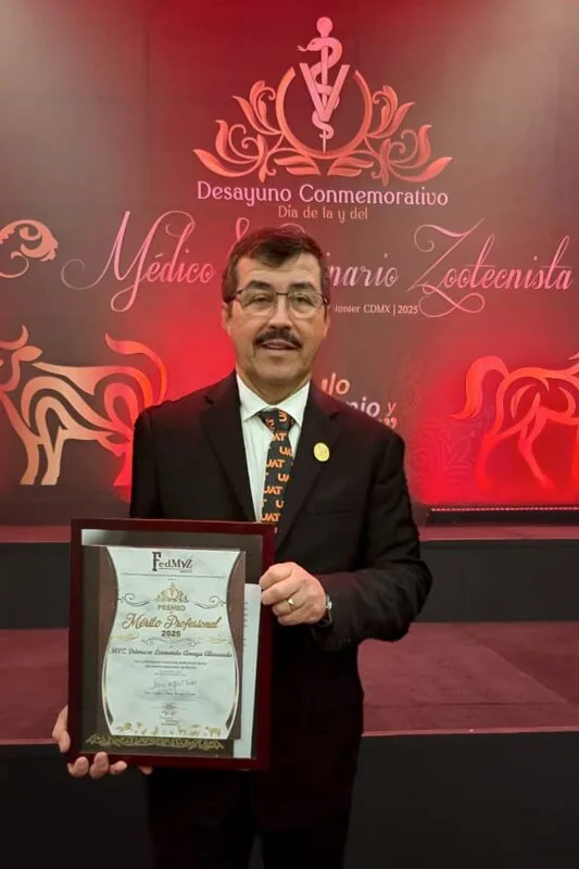Recibe Dámaso Anaya Premio Nacional al Mérito Profesional 2025