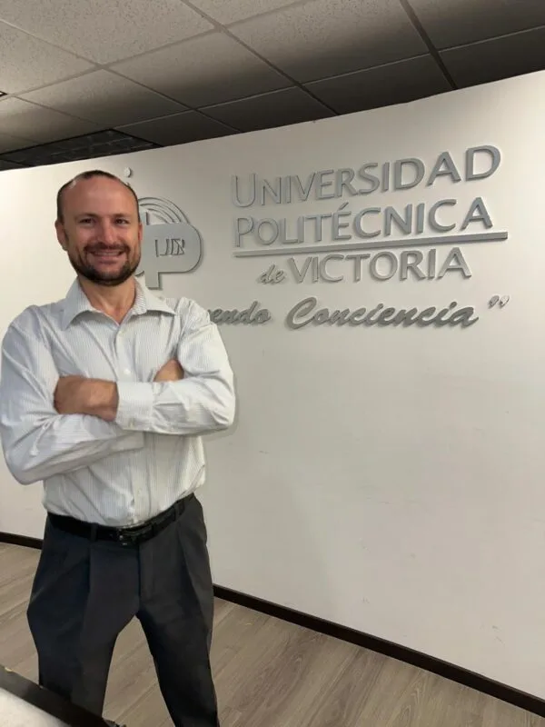 Suma docentes la UPV al Sistema Nacional de Investigadoras e Investigadores (SNII)