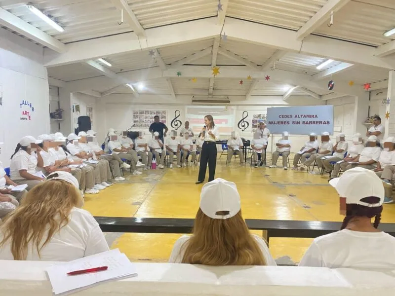 Capacita CEDES Altamira a mujeres en talleres de cultivo de plantas aromáticas