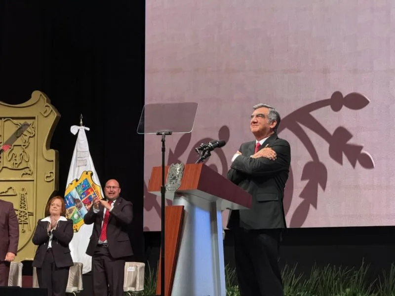 Dialogando.- Las figuras del informe