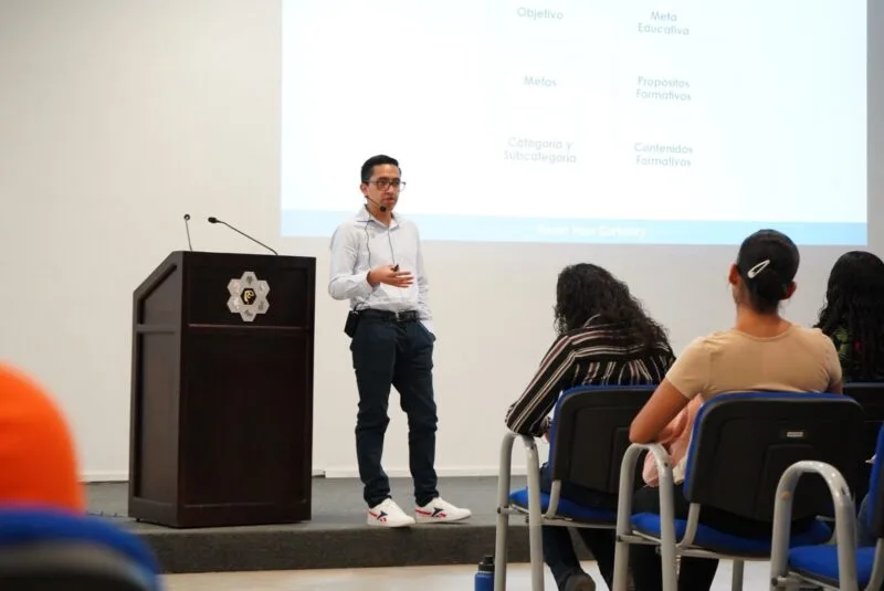 Fortalece CRETAM enseñanza de matemáticas con tecnología