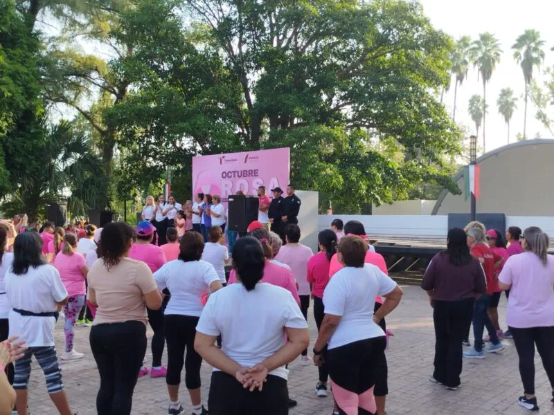 Guardia Estatal de Género se suma al “Mes Rosa” en diferentes municipios