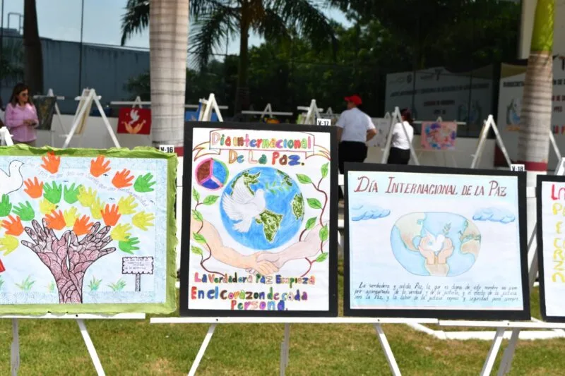 Expresan PPLs su visión de paz con lápiz y acuarela