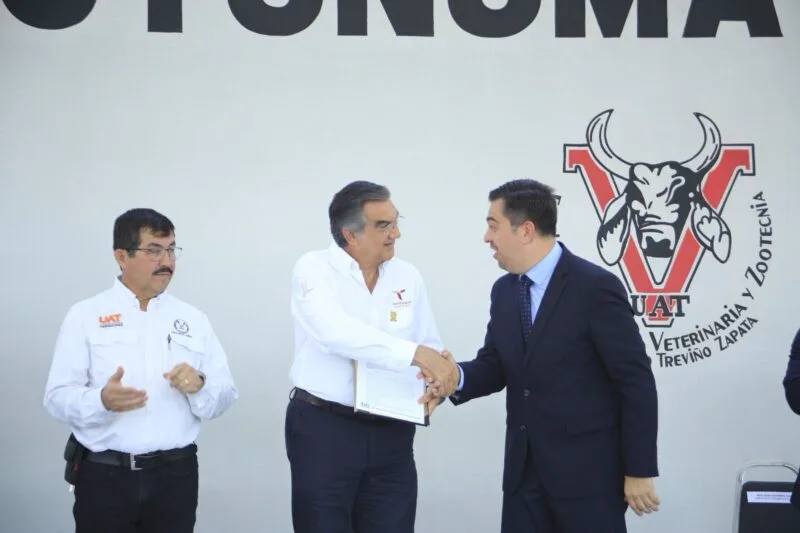Américo Villarreal recibe ampliación de certificación TIF para el rastro de la UAT