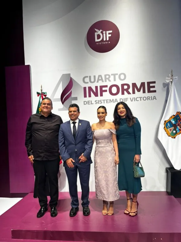 Dialogando.-  Partidos políticos muertos