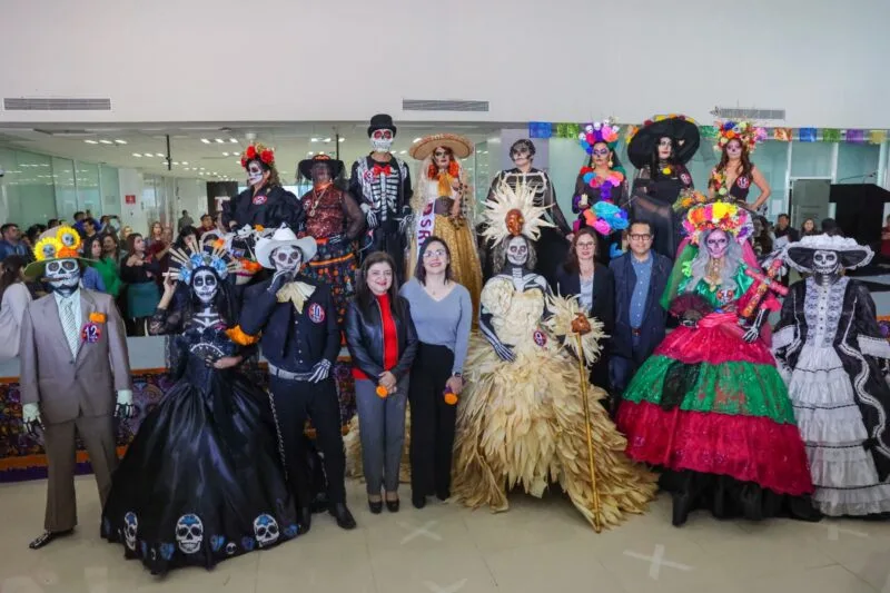 Celebra Secretaría de Administración las tradiciones mexicanas con concurso de altares, catrinas, catrines y calaveritas