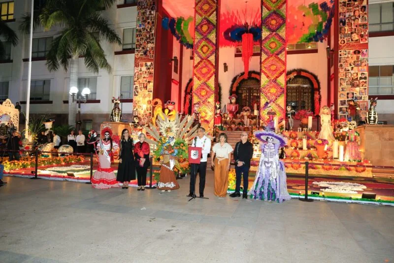 Premian Américo y María concurso estatal de catrinas y catrines