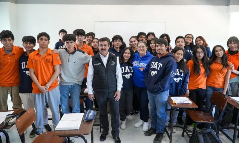 Constató rector logros y avances académicos de la Prepa 3 UAT