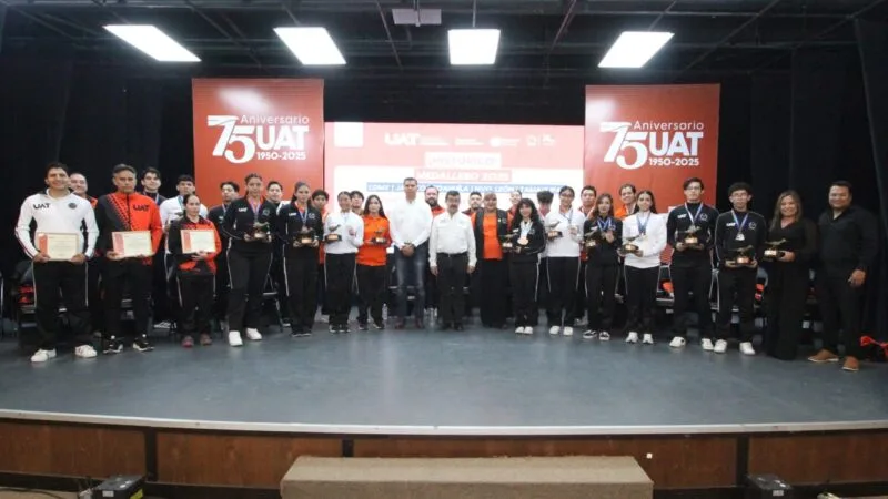 Entrega rector el galardón “Orgullo UAT” tras desempeño histórico de medallistas universitarios