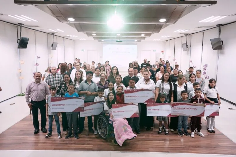 Impulsan Gobierno y DIF Tamaulipas inclusión y permanencia educativa con la entrega de becas