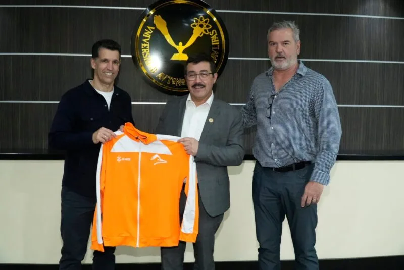 Da Rector bienvenida al nuevo DT del Correcaminos UAT