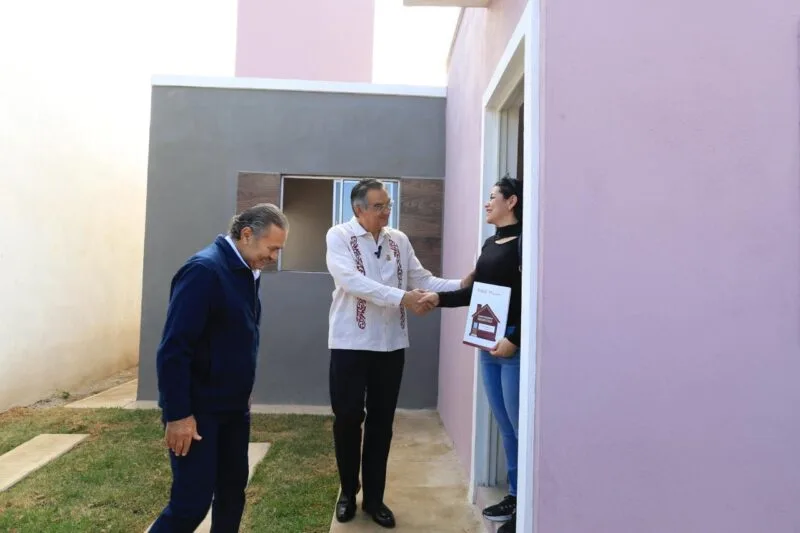 Infonavit entrega viviendas del bienestar a familias de Tamaulipas