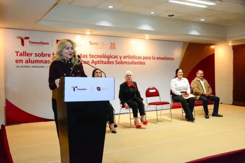Fortalece SET competencias digitales del magisterio